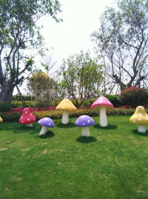 湖南园林景观创意蘑菇摆件 仿真植物玻璃钢蘑菇 港城雕塑批发零售厂家