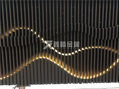 新中式氟碳漆金属山行景墙艺术造型廊架背景墙