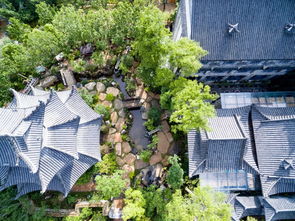 清凉25 住临溪而建 独揽1000m2花园的庭院酒店,露台迎日落,临窗沐浴好风情